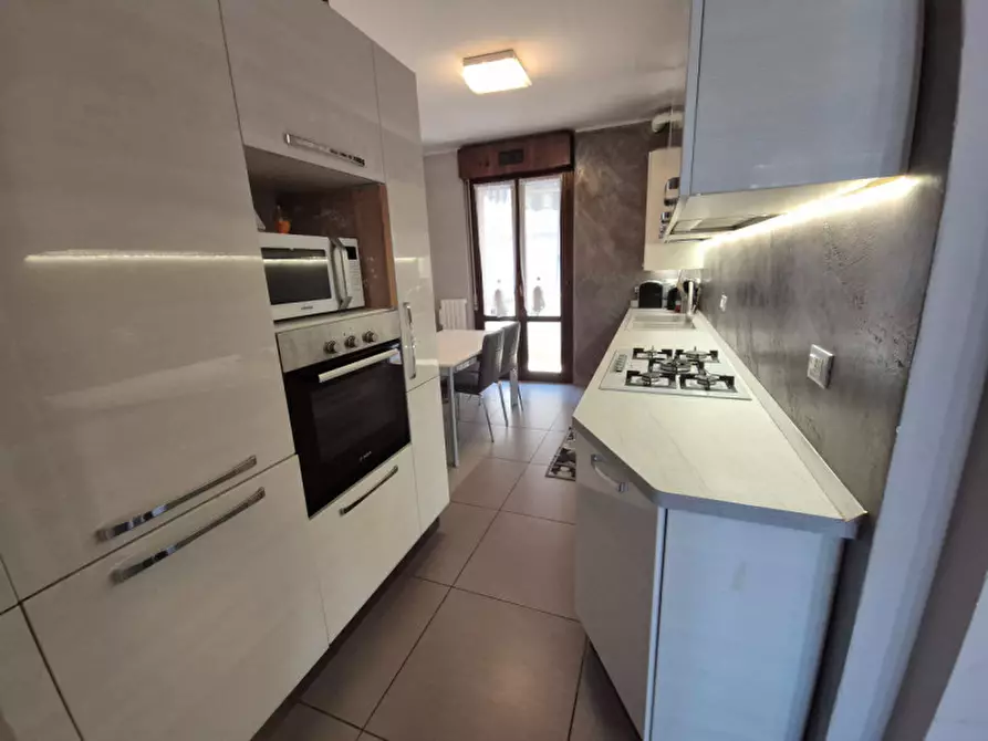 Immagine 8 di Appartamento in vendita  in Via Antonio Zanella a Verona