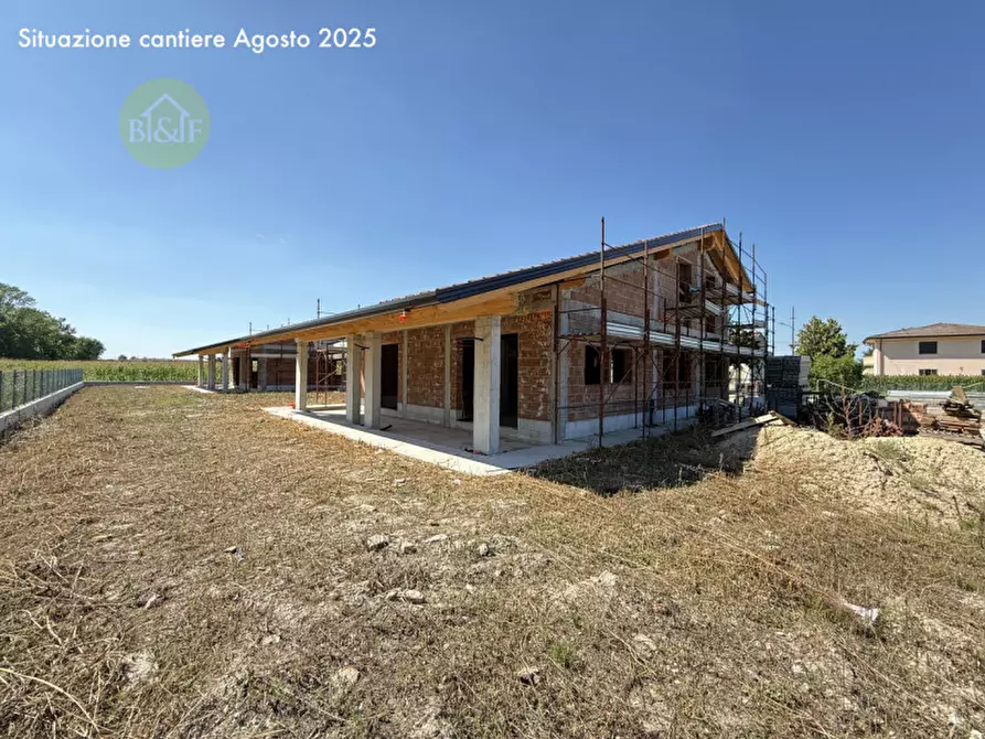 Immagine 6 di Casa bifamiliare in vendita  in Via Santi a Angiari