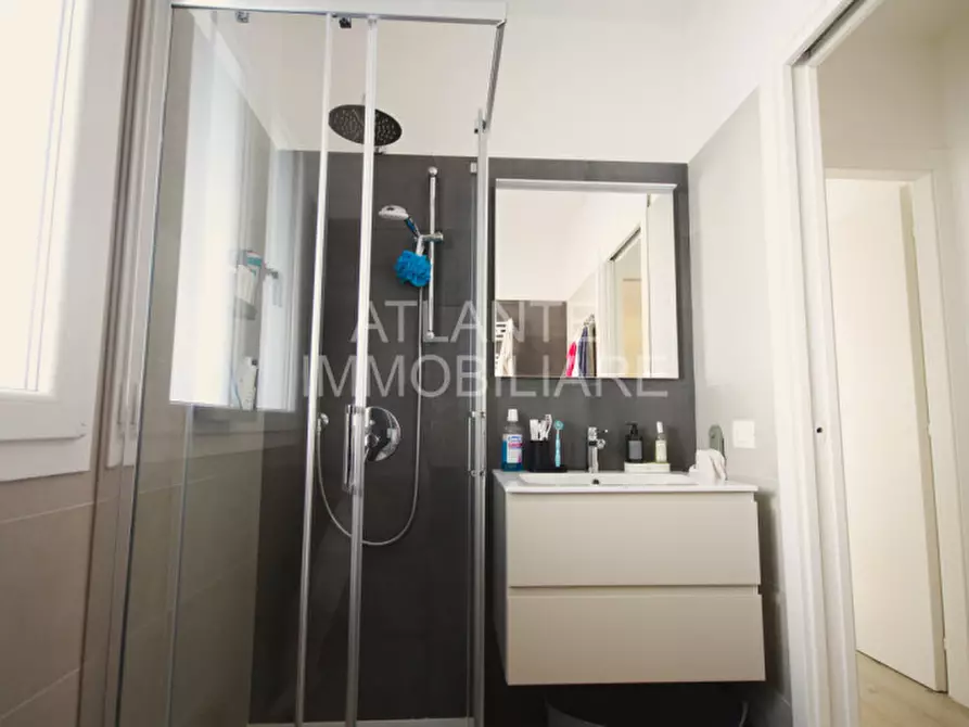 Immagine 12 di Appartamento in vendita  in Viale Bologna a Riccione