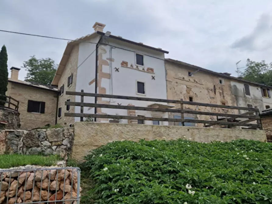 Immagine 5 di Villetta a schiera in vendita  in Contrada Genderli a Erbezzo