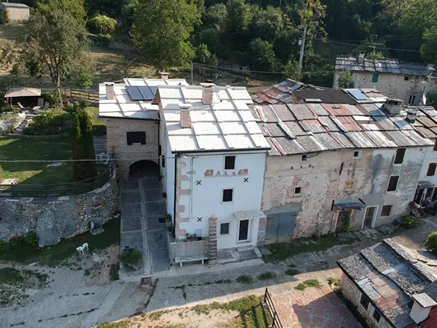 Immagine 19 di Villetta a schiera in vendita  in Contrada Genderli a Erbezzo