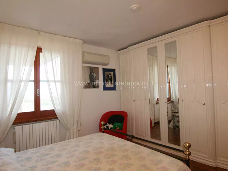 Immagine 10 di Appartamento in vendita  a Montepulciano