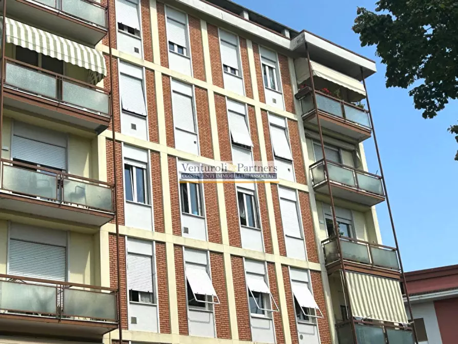 Immagine 2 di Appartamento in vendita  in Via Montebruno a Desenzano Del Garda