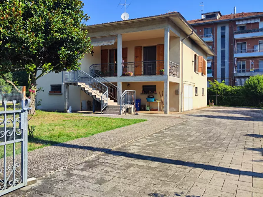 Immagine 2 di Casa indipendente in vendita  in via verdi a Sissa Trecasali