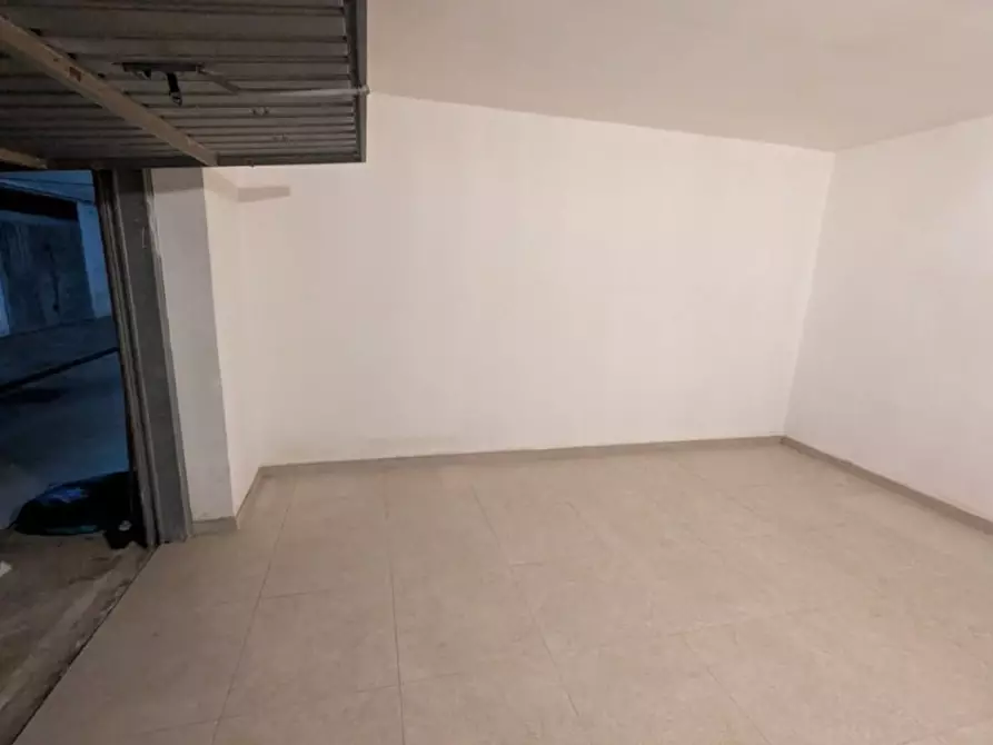 Immagine 2 di Garage in vendita  in Via Salento a Gallipoli