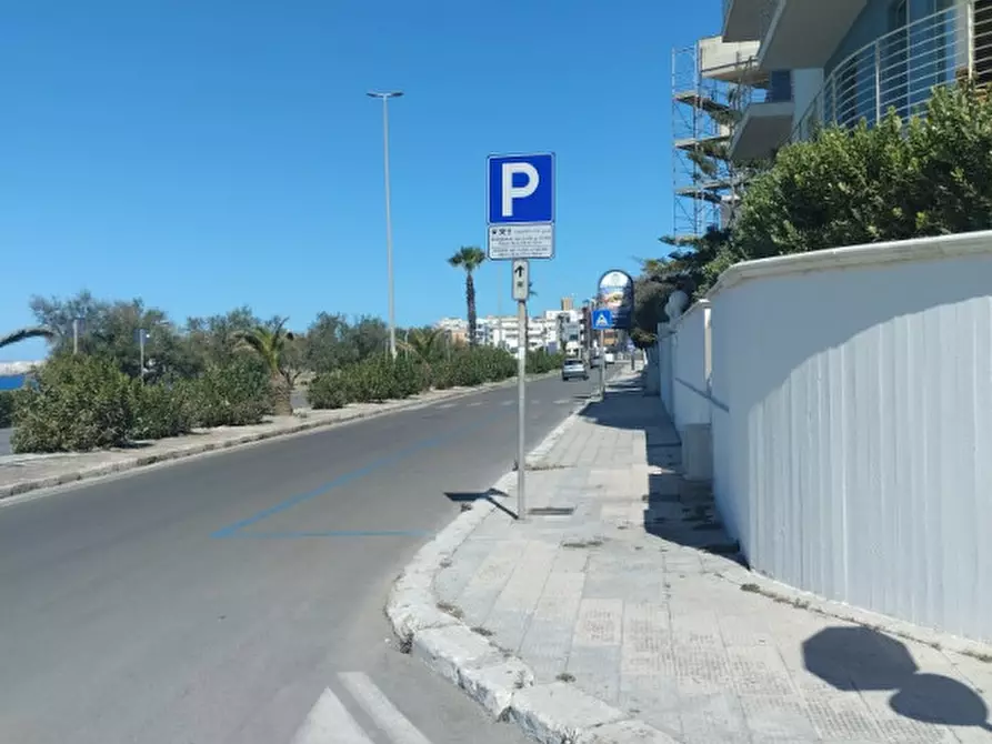 Immagine 7 di Garage in vendita  in Via Salento a Gallipoli