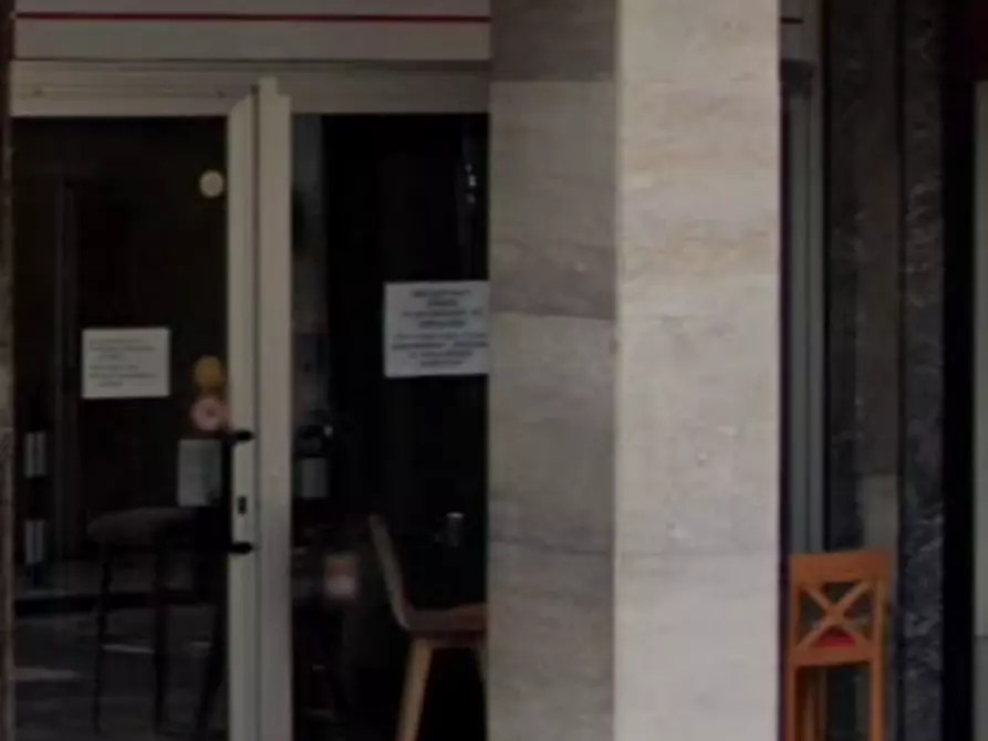 Immagine 1 di Negozio in vendita  in piazza mazzini 16 a Bolzano