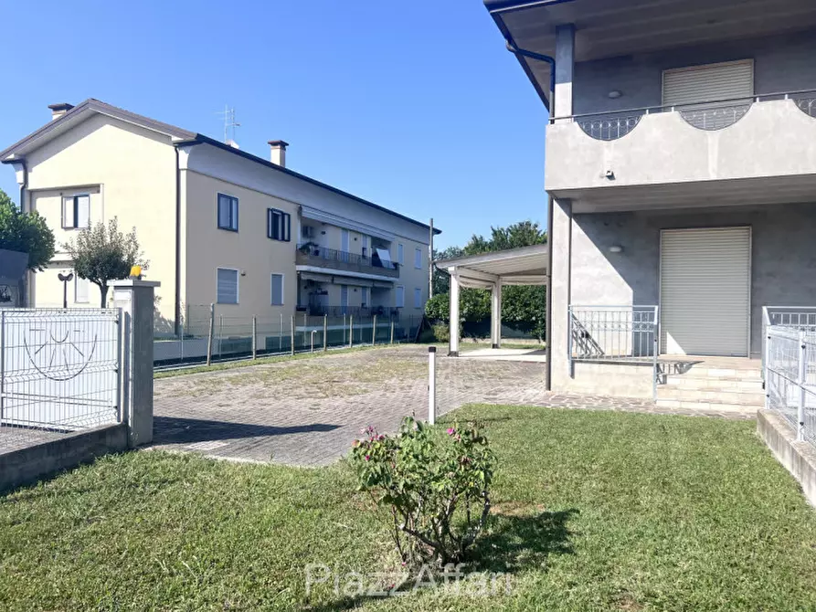 Immagine 3 di Casa bifamiliare in vendita  in Via Don Bosco a Brugine