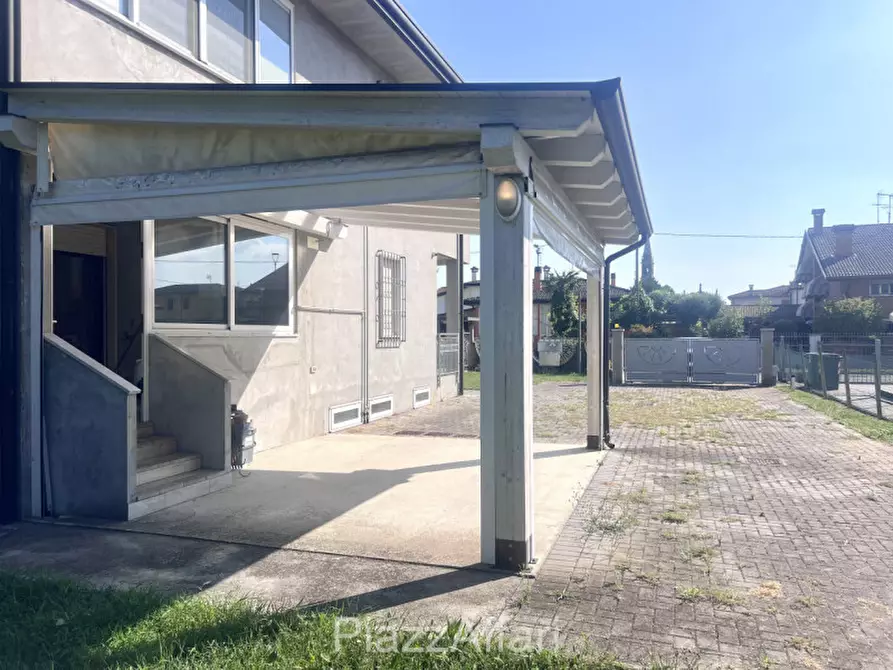 Immagine 4 di Casa bifamiliare in vendita  in Via Don Bosco a Brugine