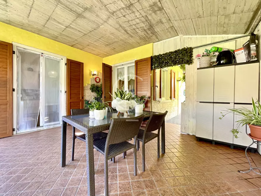 Immagine 3 di Villa in vendita  a Puegnago Sul Garda