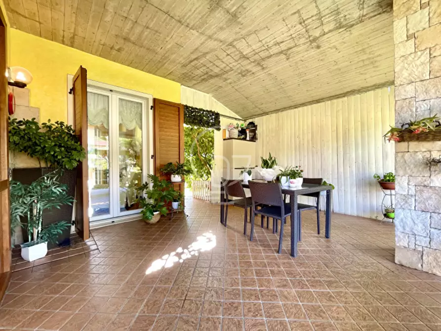 Immagine 4 di Villa in vendita  a Puegnago Sul Garda