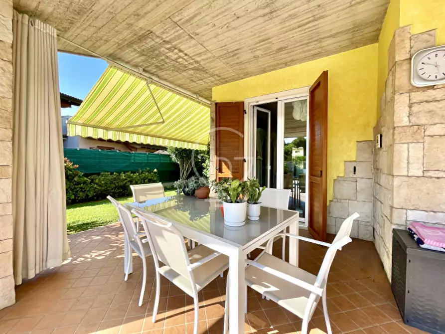 Immagine 5 di Villa in vendita  a Puegnago Sul Garda