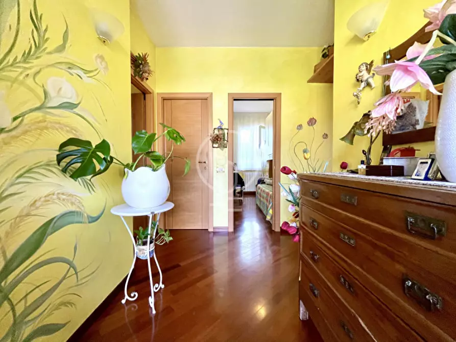 Immagine 13 di Villa in vendita  a Puegnago Sul Garda