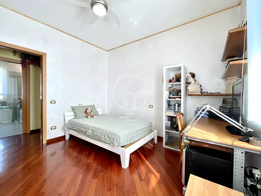 Immagine 14 di Villa in vendita  a Puegnago Sul Garda