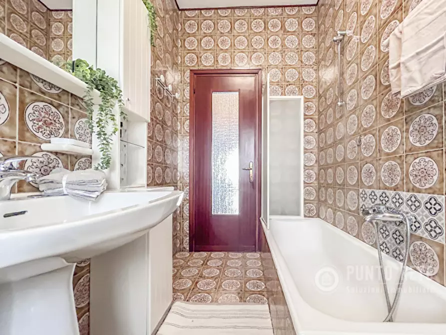 Immagine 39 di Appartamento in vendita  in Via Umbria a Bussolengo