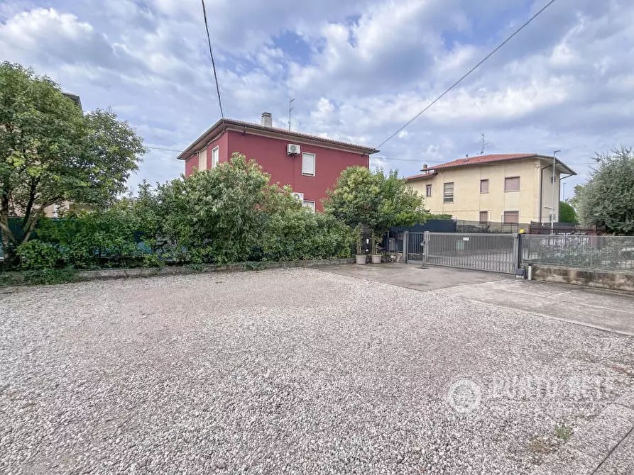 Immagine 47 di Appartamento in vendita  in Via Umbria a Bussolengo