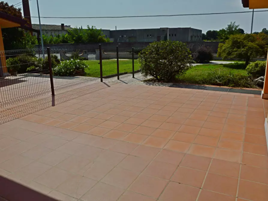 Immagine 4 di Casa bifamiliare in vendita  in TEZZE SUL BRENTA VIA CAMPAGNARI a Tezze Sul Brenta