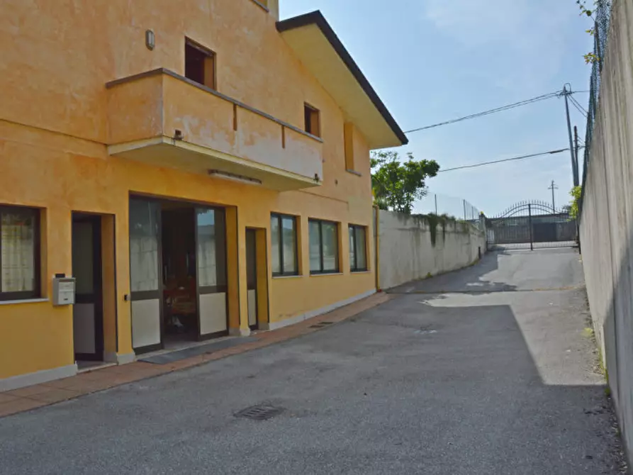 Immagine 29 di Casa bifamiliare in vendita  in TEZZE SUL BRENTA VIA CAMPAGNARI a Tezze Sul Brenta