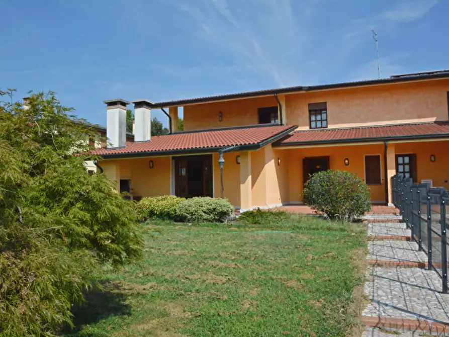 Immagine 35 di Casa bifamiliare in vendita  in TEZZE SUL BRENTA VIA CAMPAGNARI a Tezze Sul Brenta