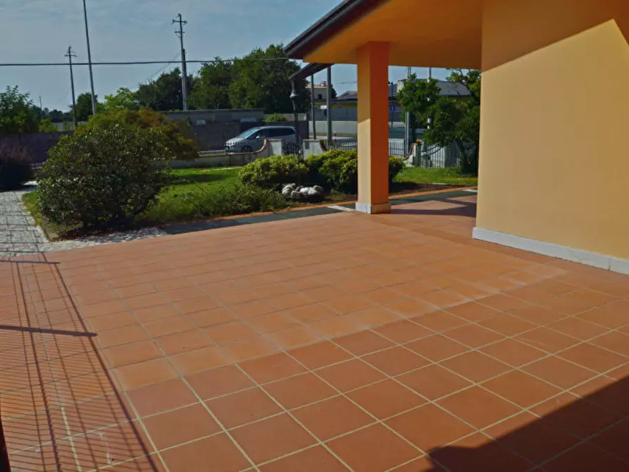 Immagine 38 di Casa bifamiliare in vendita  in TEZZE SUL BRENTA VIA CAMPAGNARI a Tezze Sul Brenta