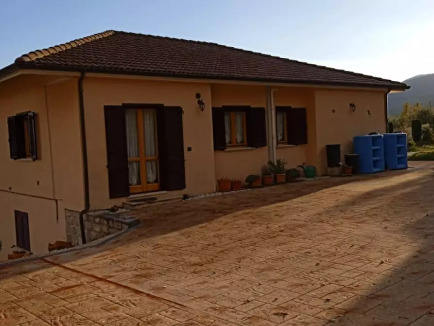 Immagine 3 di Villa in vendita  in Via Campitelli a Marsico Nuovo