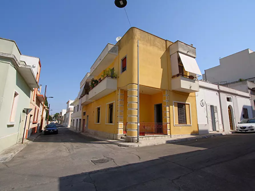 Immagine 9 di Villetta a schiera in vendita  in Via Torino a Parabita