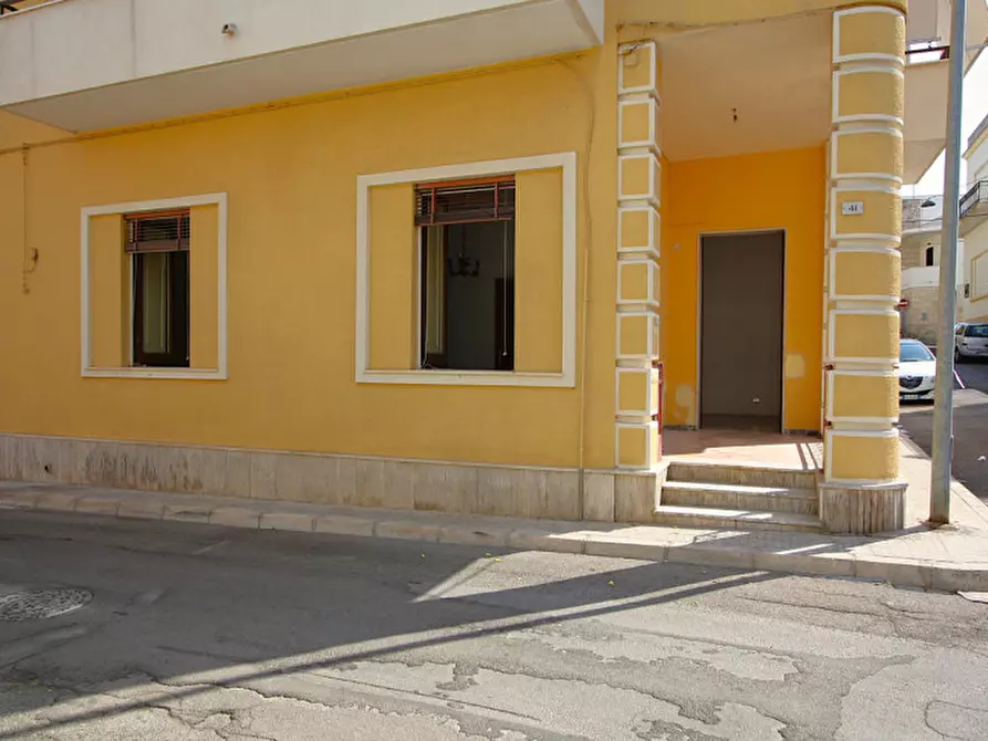 Immagine 14 di Villetta a schiera in vendita  in Via Torino a Parabita