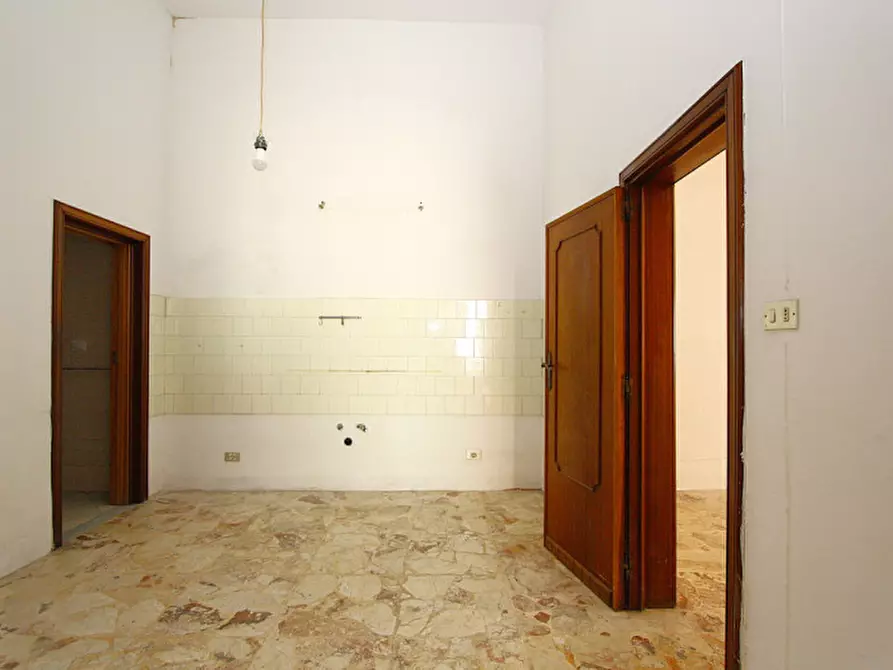 Immagine 26 di Villetta a schiera in vendita  in Via Torino a Parabita