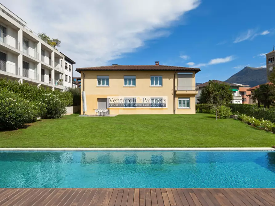 Immagine 2 di Appartamento in vendita  in Via Rovaroli a Manerba Del Garda