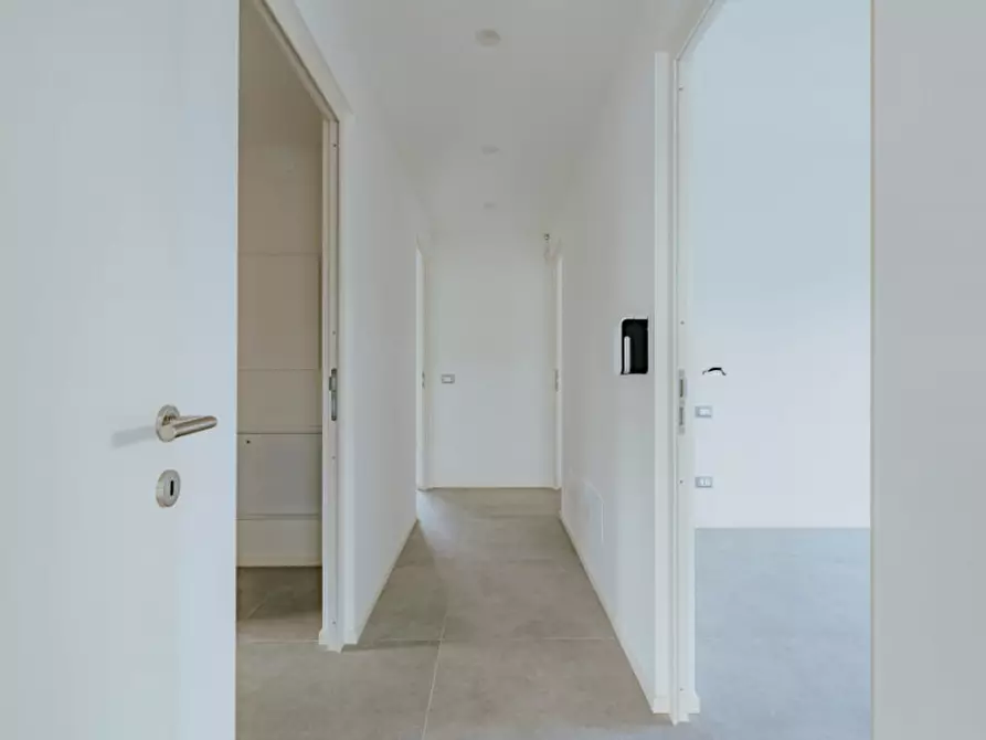 Immagine 6 di Villa in vendita  a Costermano sul Garda