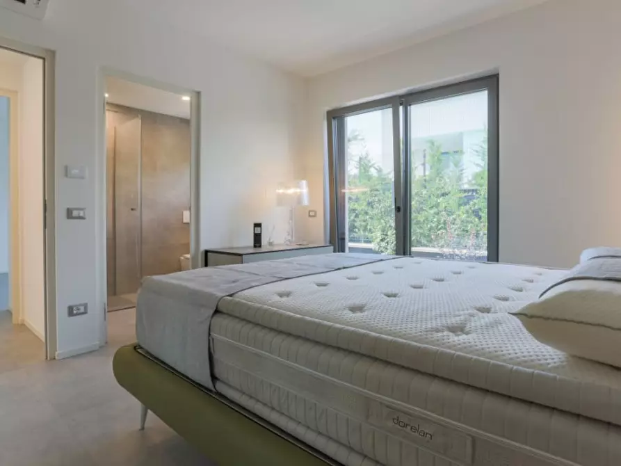 Immagine 7 di Villa in vendita  a Costermano sul Garda