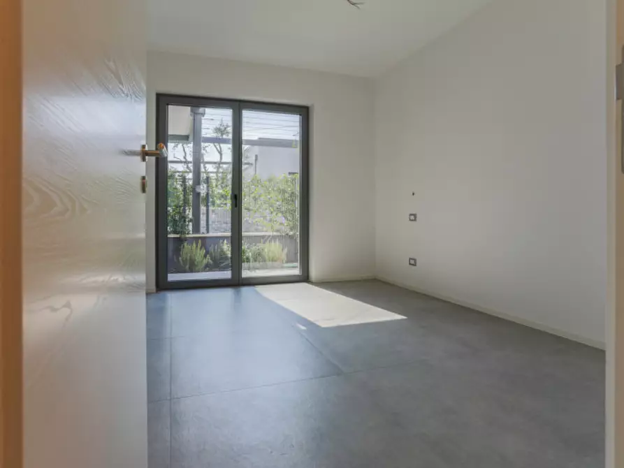 Immagine 9 di Villa in vendita  a Costermano sul Garda