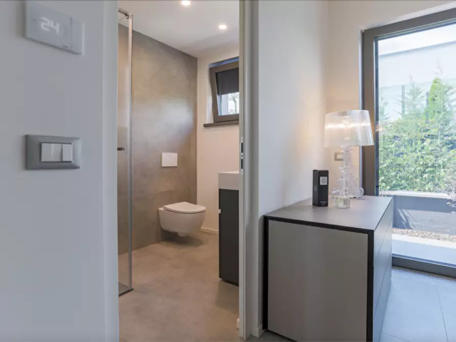 Immagine 10 di Villa in vendita  a Costermano sul Garda