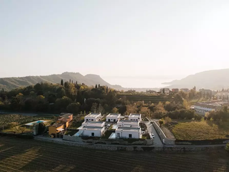 Immagine 15 di Villa in vendita  a Costermano sul Garda