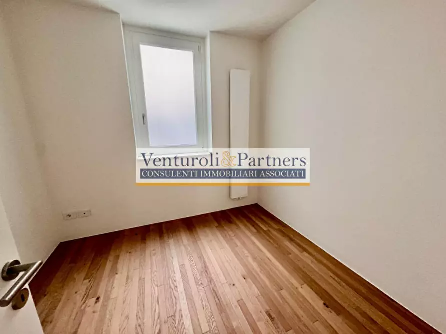 Immagine 9 di Appartamento in vendita  in via al vittoriale a Gardone Riviera