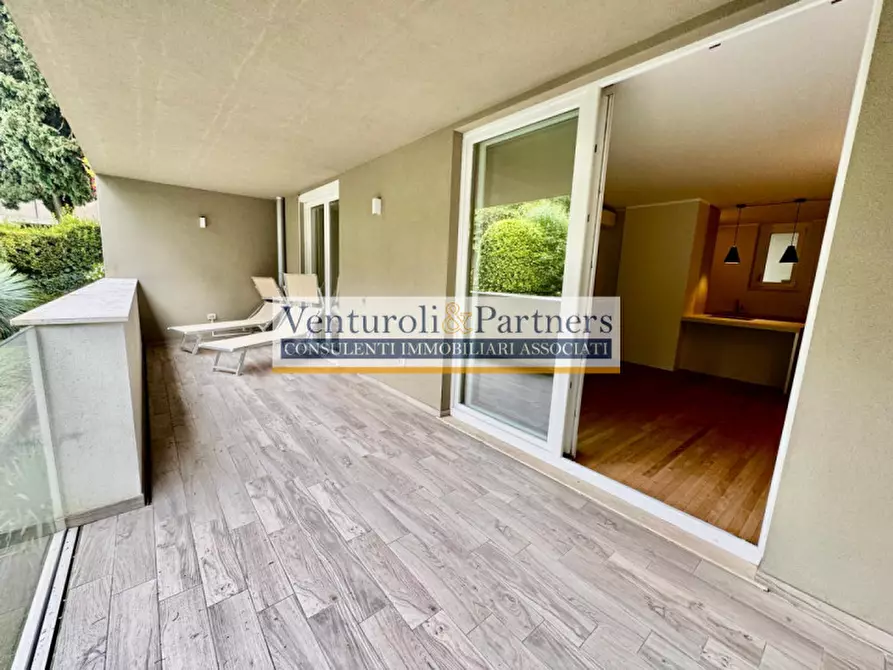 Immagine 13 di Appartamento in vendita  in via al vittoriale a Gardone Riviera