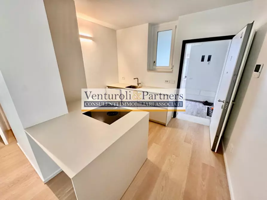 Immagine 18 di Appartamento in vendita  in via al vittoriale a Gardone Riviera