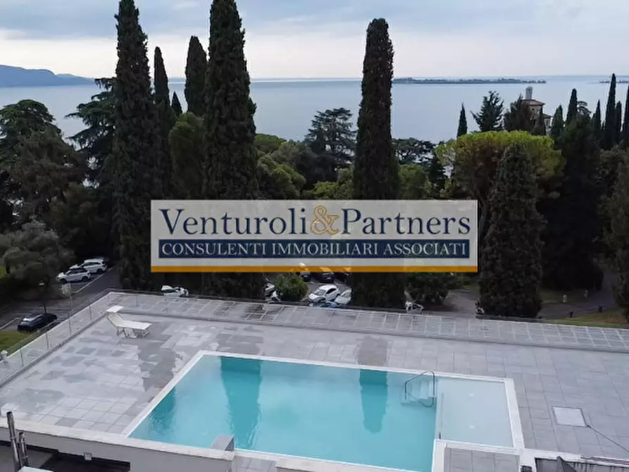Immagine 20 di Appartamento in vendita  in via al vittoriale a Gardone Riviera
