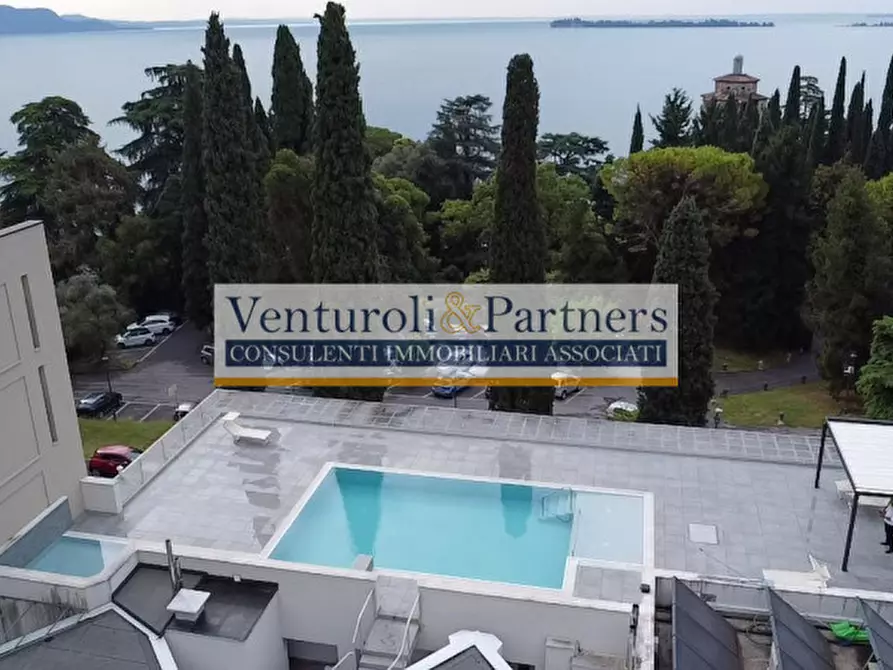 Immagine 23 di Appartamento in vendita  in via al vittoriale a Gardone Riviera