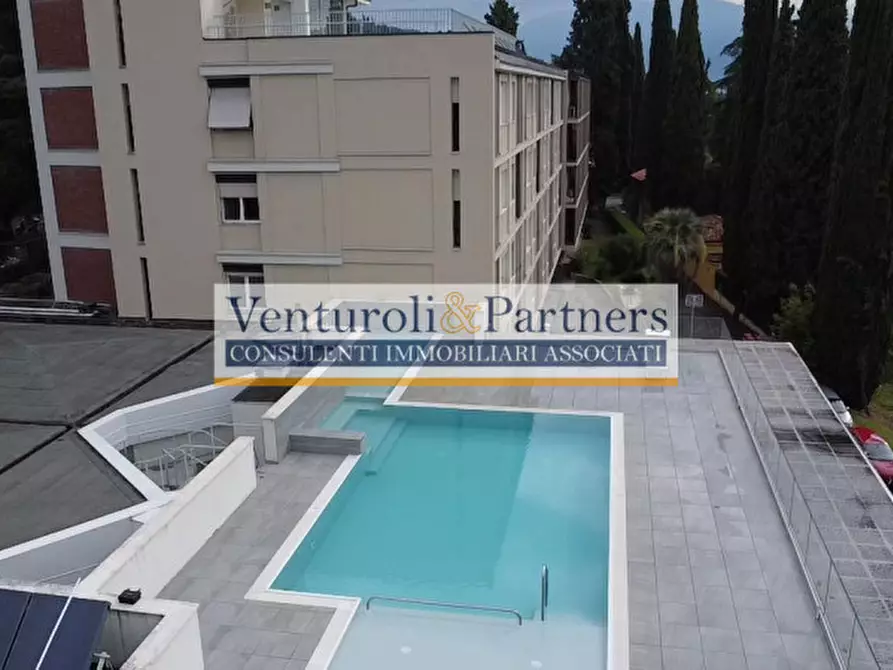 Immagine 24 di Appartamento in vendita  in via al vittoriale a Gardone Riviera