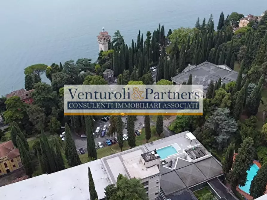 Immagine 25 di Appartamento in vendita  in via al vittoriale a Gardone Riviera