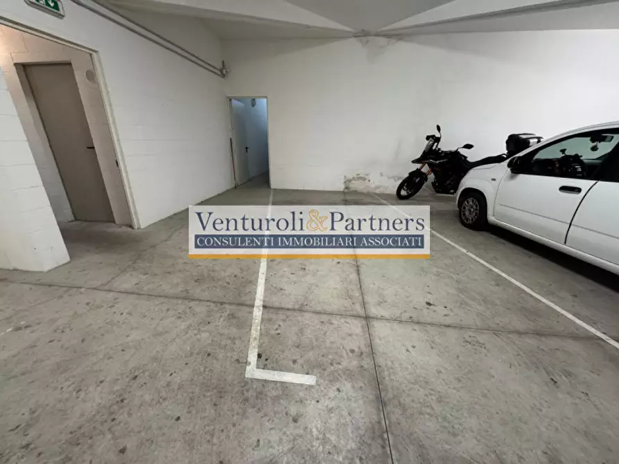 Immagine 26 di Appartamento in vendita  in via al vittoriale a Gardone Riviera