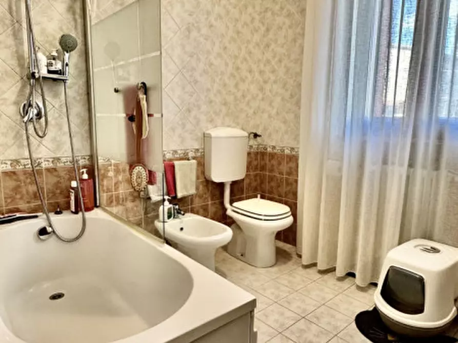 Immagine 14 di Appartamento in vendita  in Via Nando Pesci a Medesano