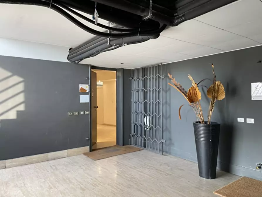 Immagine 1 di Ufficio in vendita  in Via Giardini 470 a Modena