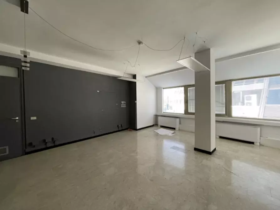Immagine 2 di Ufficio in vendita  in Via Giardini 470 a Modena