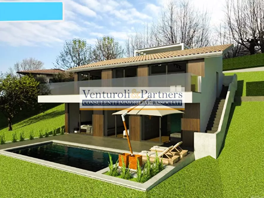 Immagine 1 di Villa in vendita  in Via Girasole a Soiano Del Lago