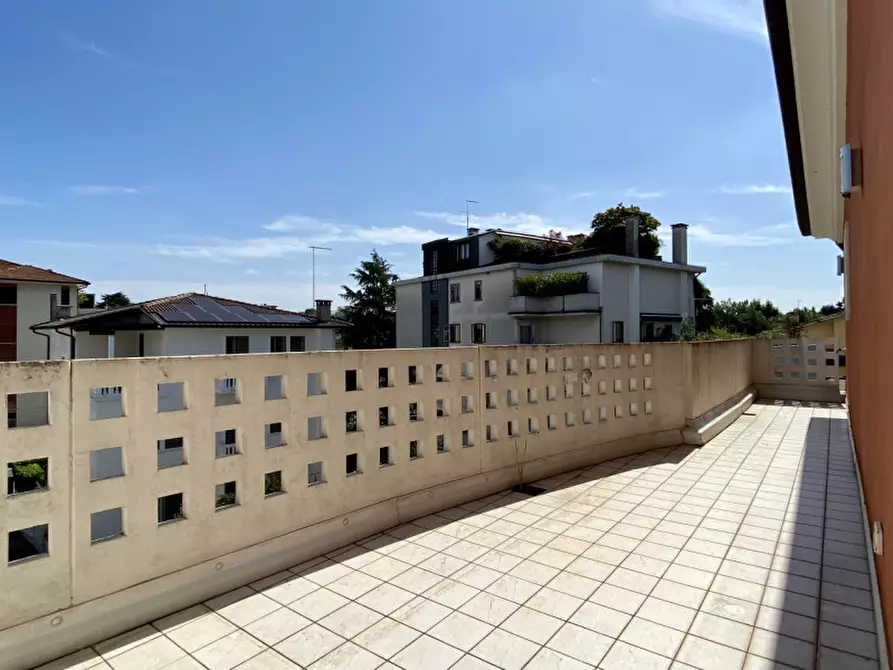 Immagine 9 di Attico in vendita  in Via Gerolamo Egidio di Velo, 30 a Vicenza