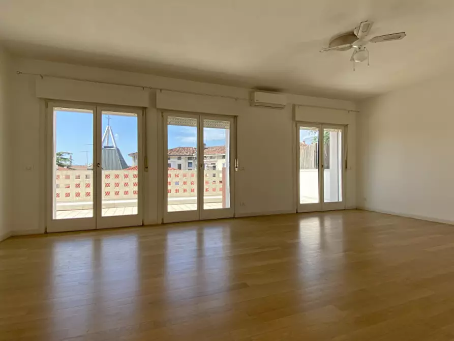 Immagine 12 di Attico in vendita  in Via Gerolamo Egidio di Velo, 30 a Vicenza