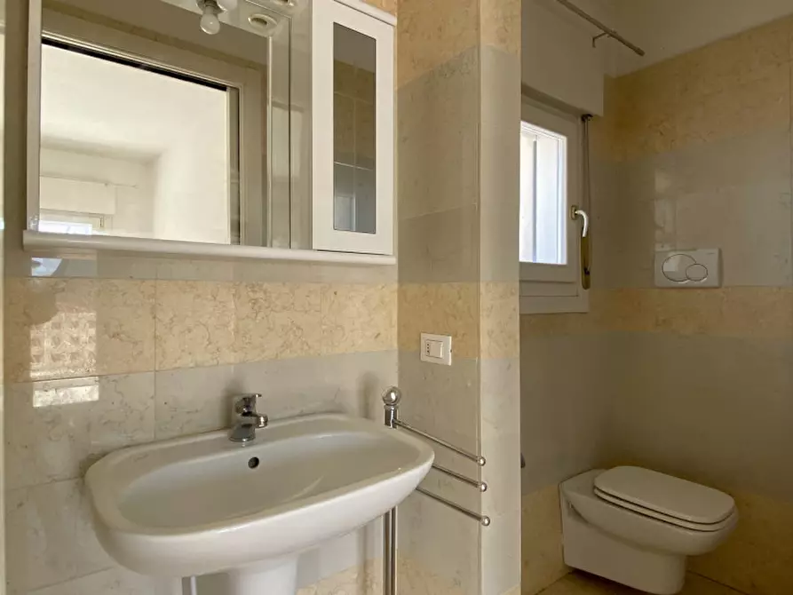 Immagine 14 di Attico in vendita  in Via Gerolamo Egidio di Velo, 30 a Vicenza