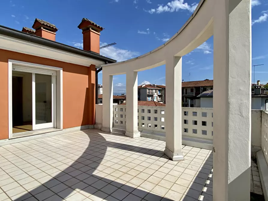 Immagine 17 di Attico in vendita  in Via Gerolamo Egidio di Velo, 30 a Vicenza